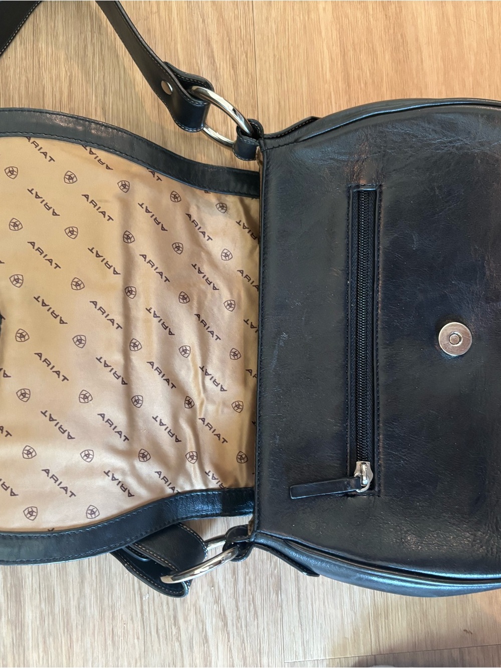 Ariat Black Leather Shoulder Bag with Brown Tooled Accents - Picture 5 of 8